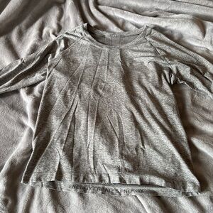 Lululemon Athletica Light Gray Long Sleeve Tee